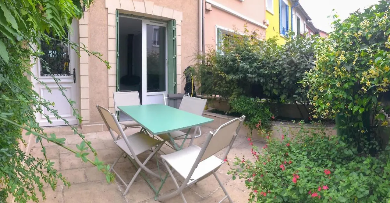 Charming Townhouse With Garden In The City Of Love Παρίσι