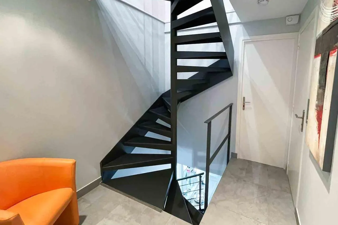 Charming Townhouse With Garden In The City Of Love Παρίσι