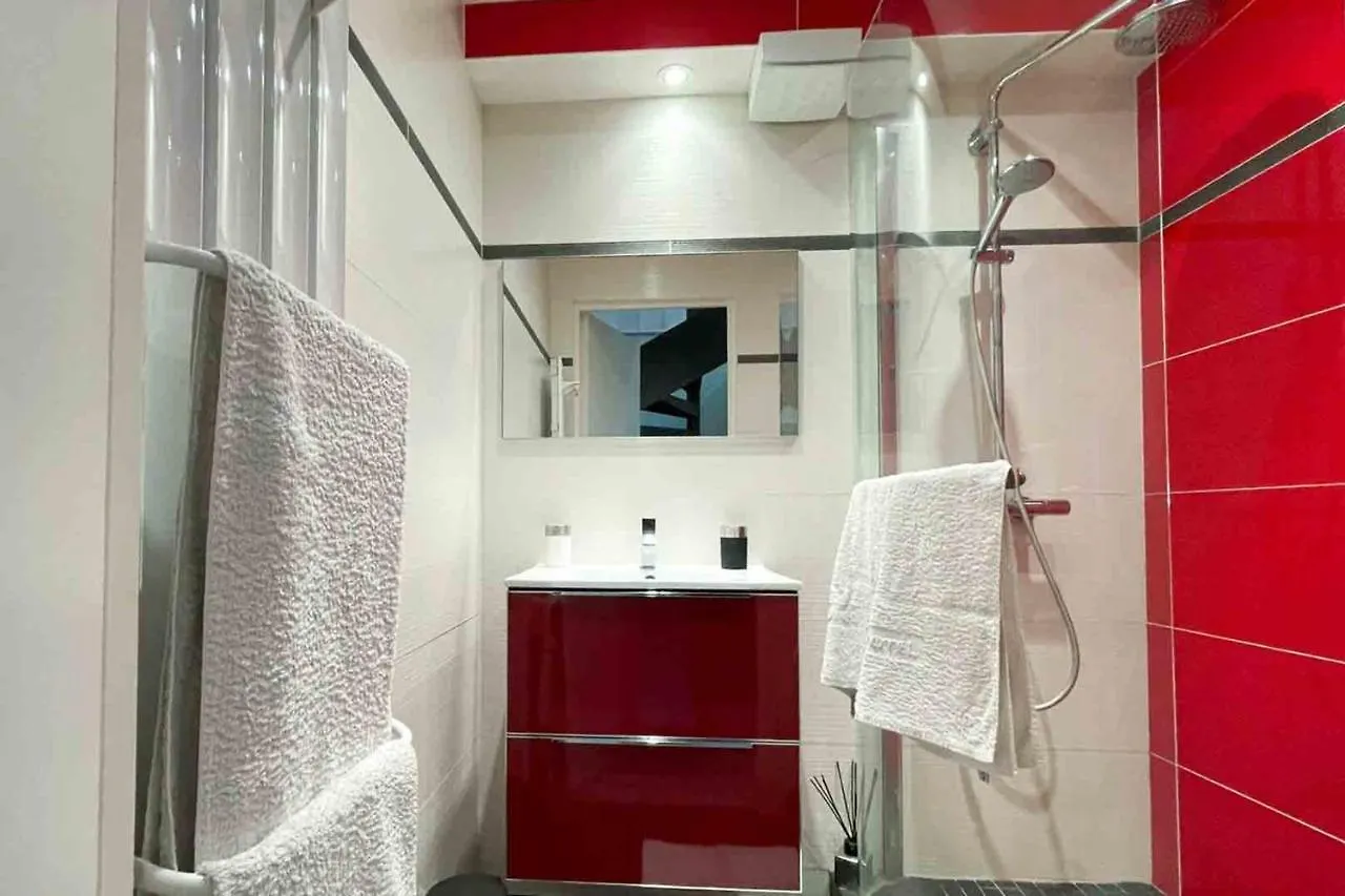 Holiday home Charming Townhouse With Garden In The City Of Love Paris
