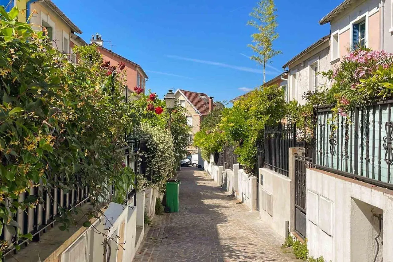 Charming Townhouse With Garden In The City Of Love Paris France